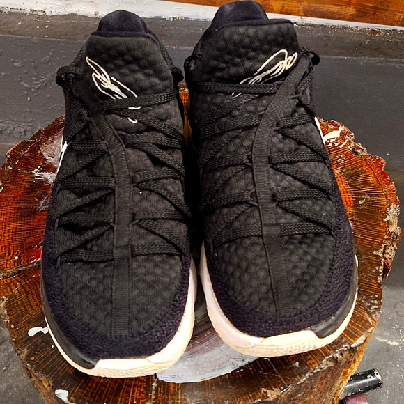 Nike Black Athletic Sneakers - Picture 2 of 4